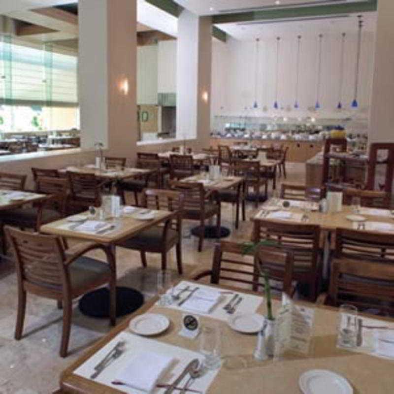 Fiesta Inn Culiacán Restaurace fotografie